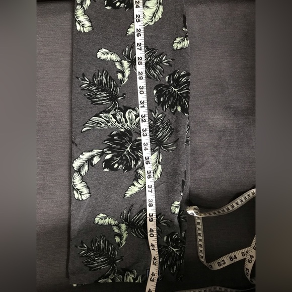 Dress - Picture 6 of 7